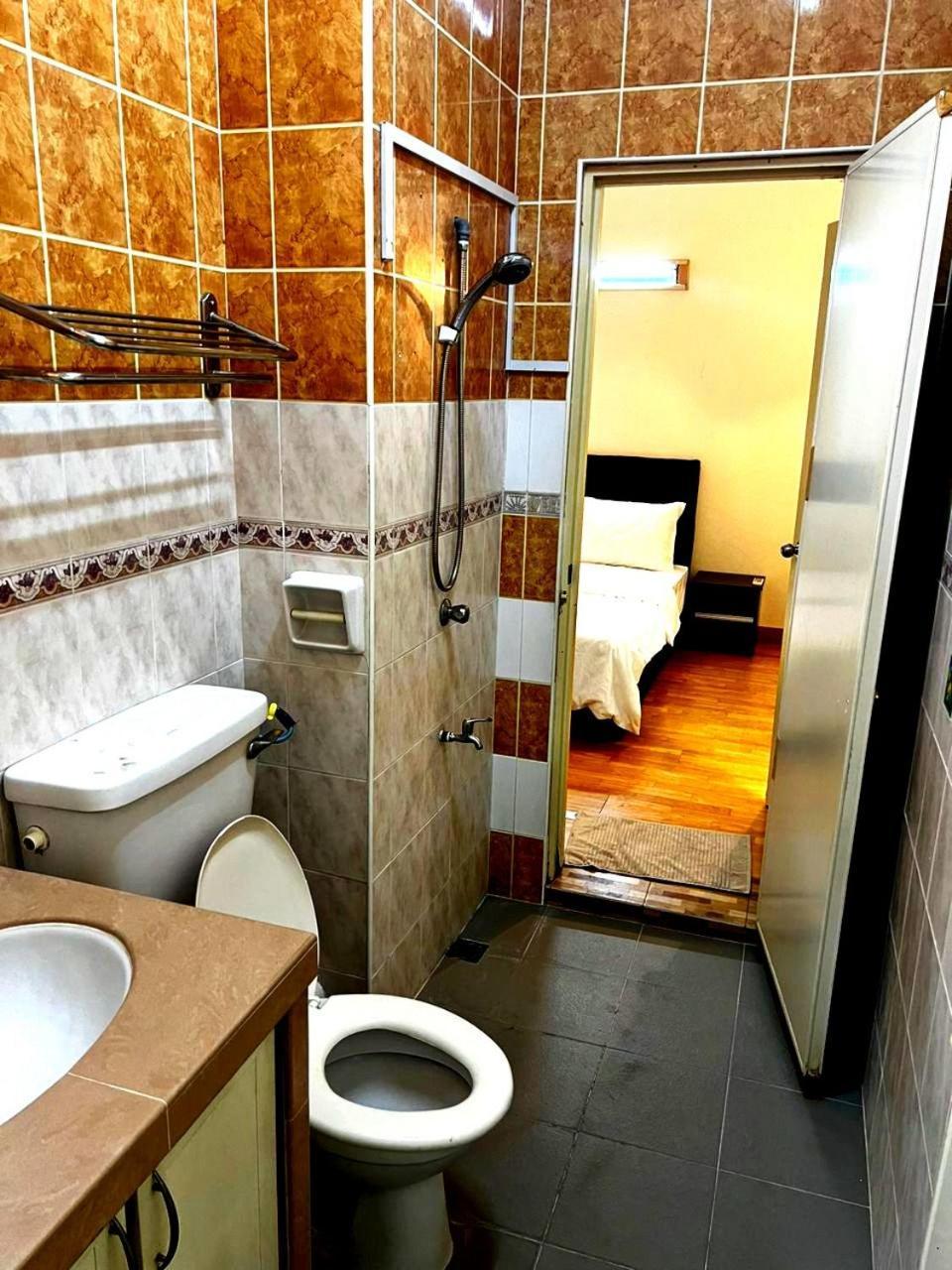Private House In The Heart Of Penang Gelugor